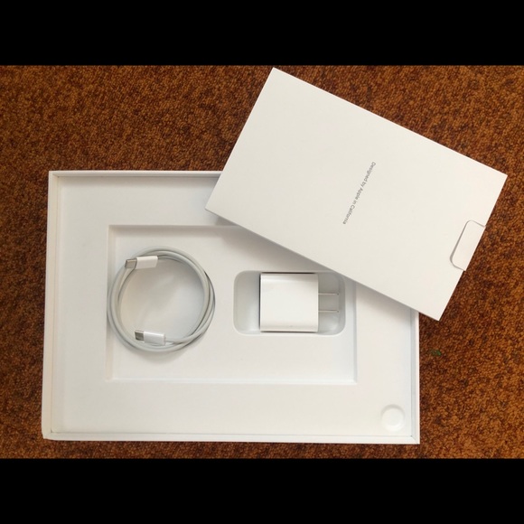 Brand new iPad Air 4th Generation; 2020 - Picture 2 of 7